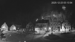 Náměstí, Hrad a Trůba