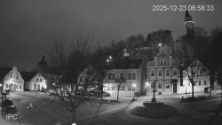 Náměstí, Hrad a Trůba