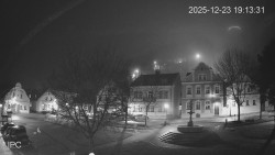 Náměstí, Hrad a Trůba