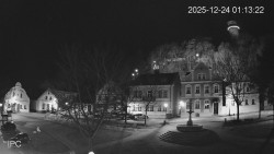 Náměstí, Hrad a Trůba