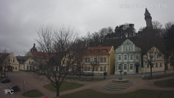 Náměstí, Hrad a Trůba