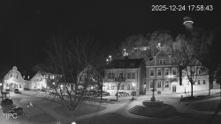 Náměstí, Hrad a Trůba