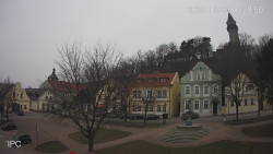 Náměstí, Hrad a Trůba