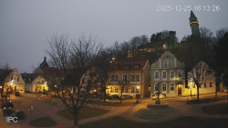 Náměstí, Hrad a Trůba