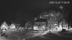 Náměstí, Hrad a Trůba