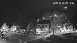 Náměstí, Hrad a Trůba