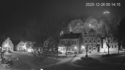 Náměstí, Hrad a Trůba