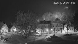 Náměstí, Hrad a Trůba