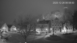 Náměstí, Hrad a Trůba