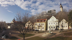 Náměstí, Hrad a Trůba