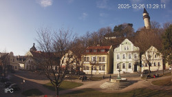 Náměstí, Hrad a Trůba