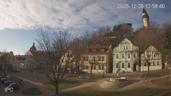 Náměstí, Hrad a Trůba