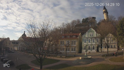 Náměstí, Hrad a Trůba