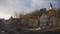 Náměstí, Hrad a Trůba