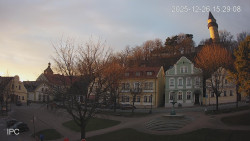 Náměstí, Hrad a Trůba