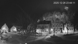 Náměstí, Hrad a Trůba