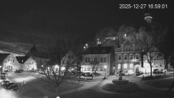 Náměstí, Hrad a Trůba