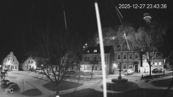 Náměstí, Hrad a Trůba