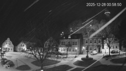 Náměstí, Hrad a Trůba