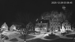 Náměstí, Hrad a Trůba