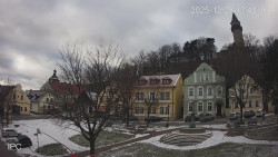 Náměstí, Hrad a Trůba