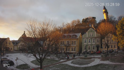 Náměstí, Hrad a Trůba