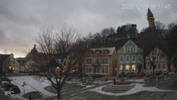 Náměstí, Hrad a Trůba