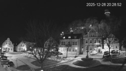 Náměstí, Hrad a Trůba