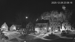 Náměstí, Hrad a Trůba