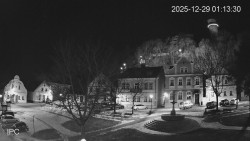 Náměstí, Hrad a Trůba