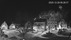 Náměstí, Hrad a Trůba