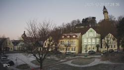 Náměstí, Hrad a Trůba