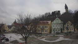 Náměstí, Hrad a Trůba