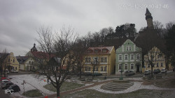 Náměstí, Hrad a Trůba