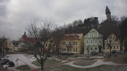 Náměstí, Hrad a Trůba