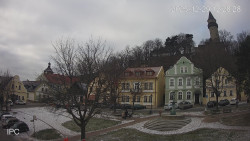 Náměstí, Hrad a Trůba