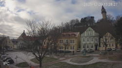 Náměstí, Hrad a Trůba