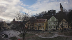 Náměstí, Hrad a Trůba