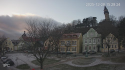 Náměstí, Hrad a Trůba