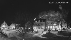 Náměstí, Hrad a Trůba