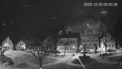 Náměstí, Hrad a Trůba