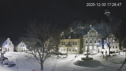 Náměstí, Hrad a Trůba