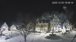 Náměstí, Hrad a Trůba