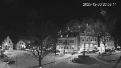 Náměstí, Hrad a Trůba