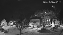 Náměstí, Hrad a Trůba