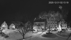 Náměstí, Hrad a Trůba