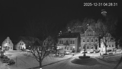 Náměstí, Hrad a Trůba