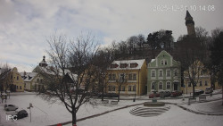 Náměstí, Hrad a Trůba