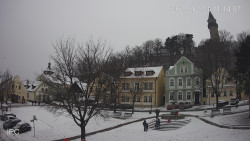 Náměstí, Hrad a Trůba