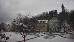 Náměstí, Hrad a Trůba